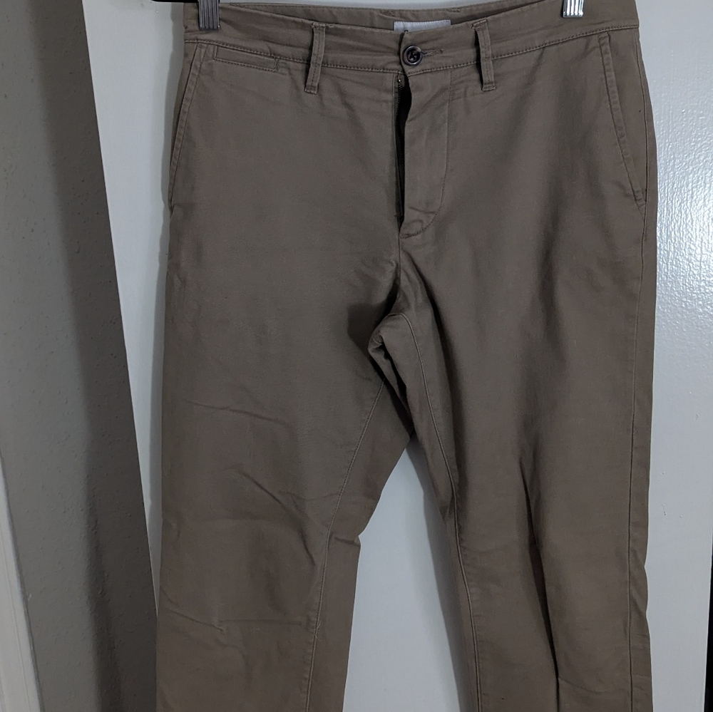 Chino - Picture 2 of 2